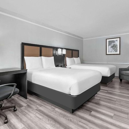 Baymont By Wyndham Austin University Area Екстериор снимка